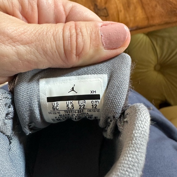 Jordan 1 Retro Shoes Infant 6C Gray Sneakers - Picture 5 of 6